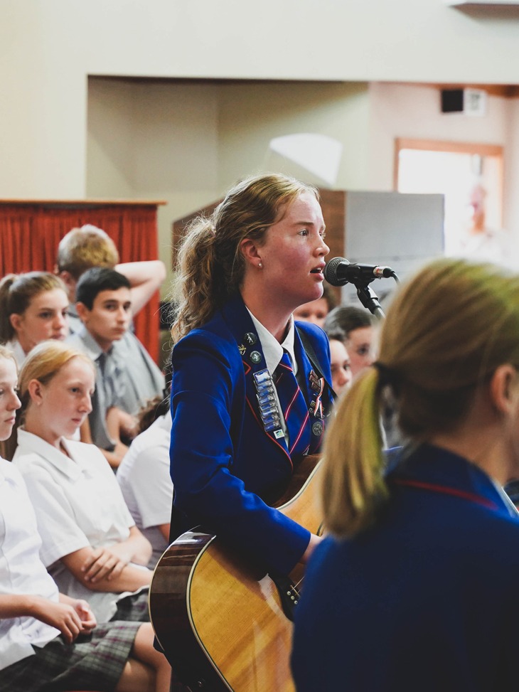 Student_Singing_With_Guitar